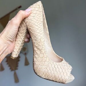 House of Harlow 1960 Nude Python-Embossed Leather Peep Toe Platform Pumps | Sz 6